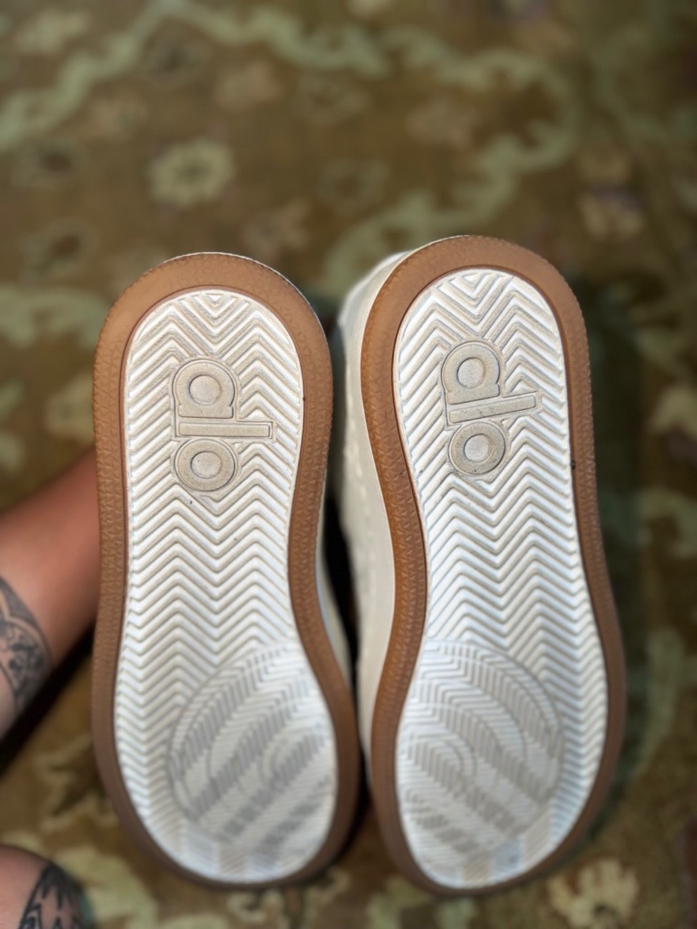 ALO Recovery Mode Sneaker - Picture 6 of 7